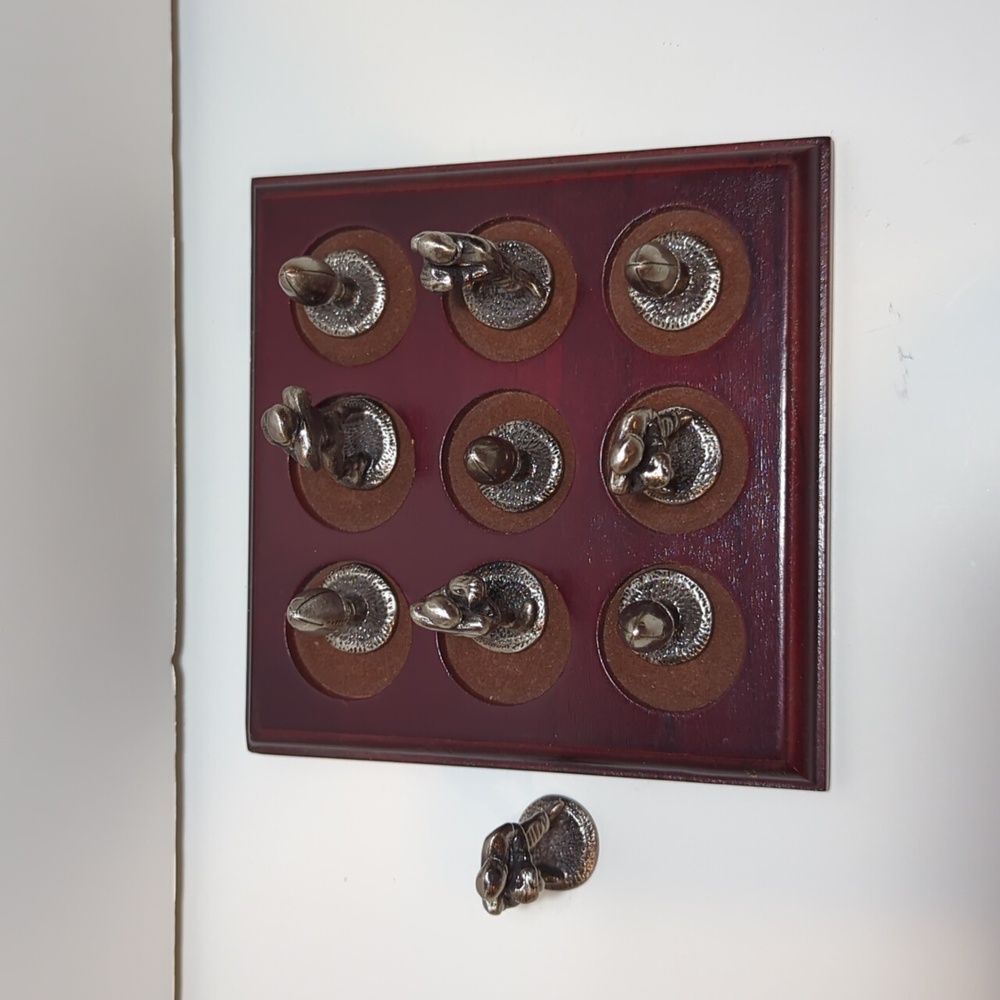 Pewter football players and footballs tic tac toe game with board - Picture 2 of 6